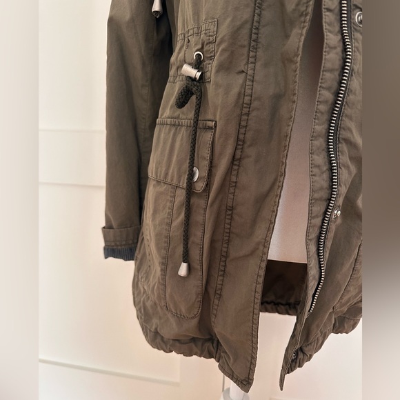 NWOT Levi’s size XS olive green cotton field jacket with hood, drawstring waist - Picture 5 of 15